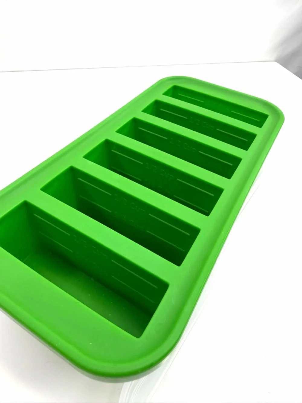 Sur La Table Souper Cubes Green Silicone Tray Food Prep Ice Cube Tray with Lid